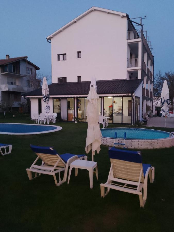 Weißer Schwan Белият лебед Shkorpilovtsi Exterior foto